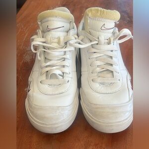 Nike low tops
